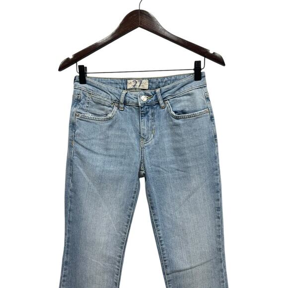We The Free Low Rise Boot Leg Light Wash Jeans size 27 - Picture 3 of 6
